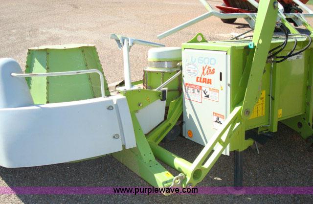 image for item 1001 Claas RU600 eight row forage head