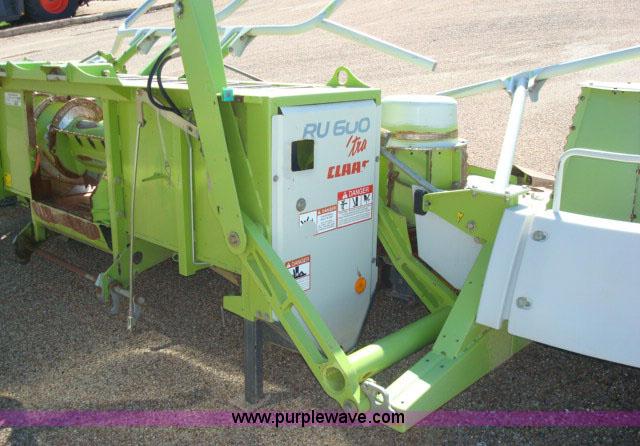 image for item 1001 Claas RU600 eight row forage head