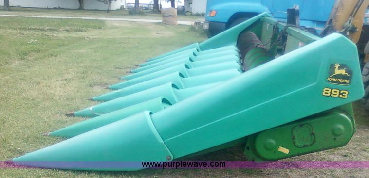 image for item 1903 1993 John Deere 893 corn head