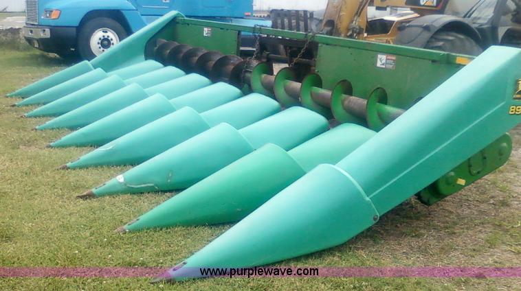 image for item 1903 1993 John Deere 893 corn head