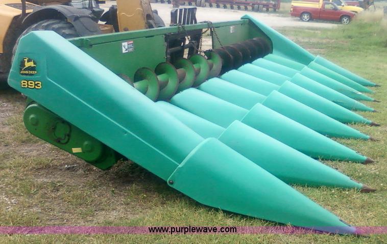 image for item 1903 1993 John Deere 893 corn head