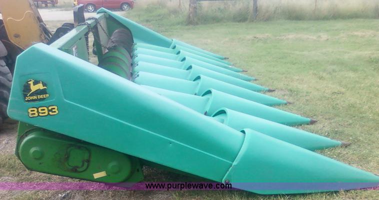image for item 1903 1993 John Deere 893 corn head