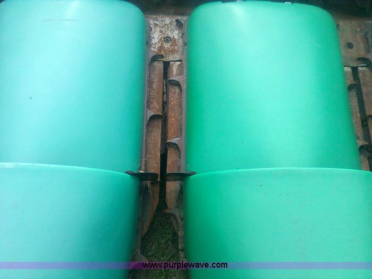 image for item 1903 1993 John Deere 893 corn head