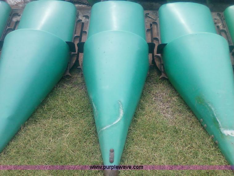 image for item 1903 1993 John Deere 893 corn head