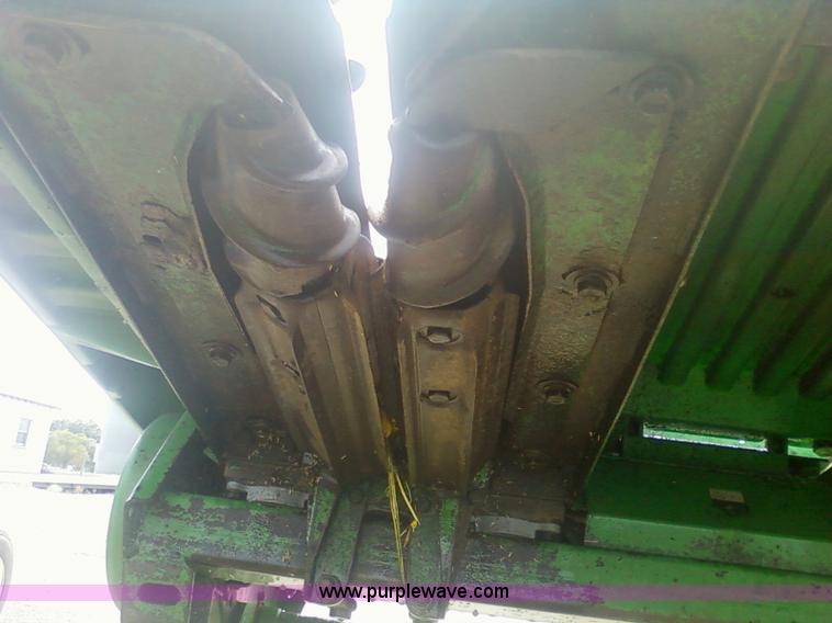 image for item 1903 1993 John Deere 893 corn head