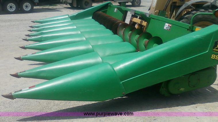 image for item 1905 1994 John Deere 893 corn head
