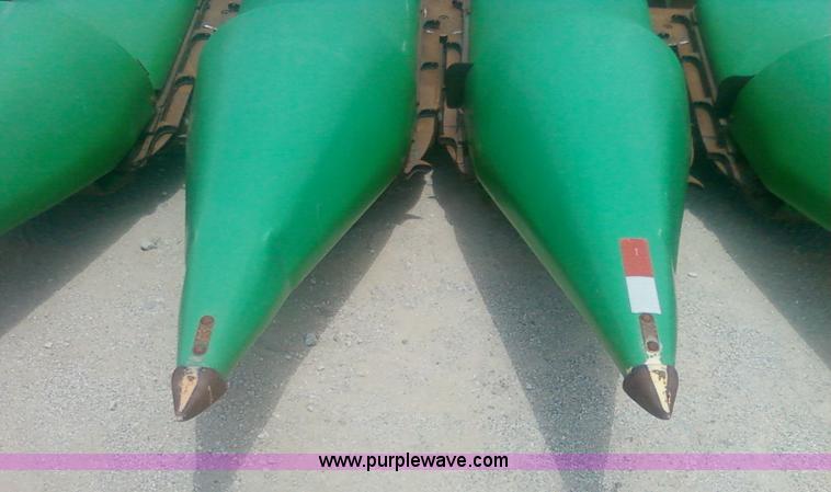 image for item 1905 1994 John Deere 893 corn head