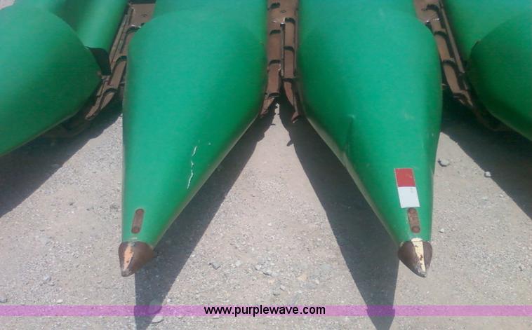 image for item 1905 1994 John Deere 893 corn head