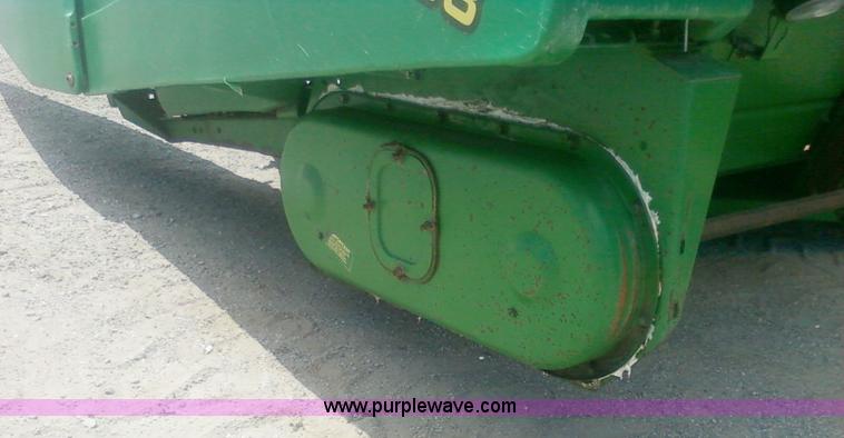 image for item 1905 1994 John Deere 893 corn head