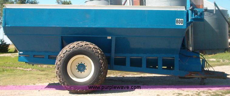 image for item 1910 Kinze 800 grain cart