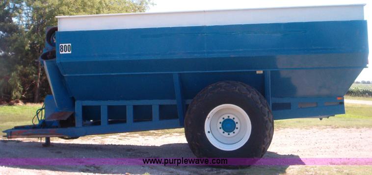 image for item 1910 Kinze 800 grain cart