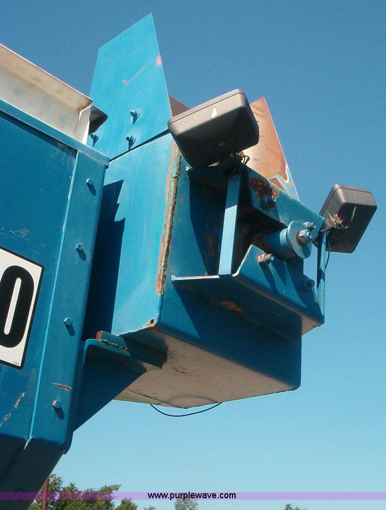 image for item 1910 Kinze 800 grain cart