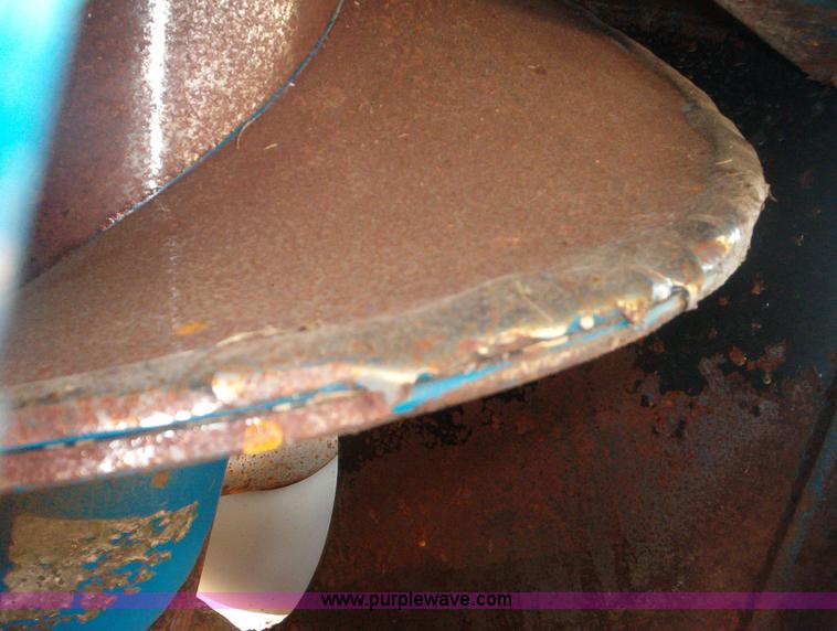 image for item 1910 Kinze 800 grain cart