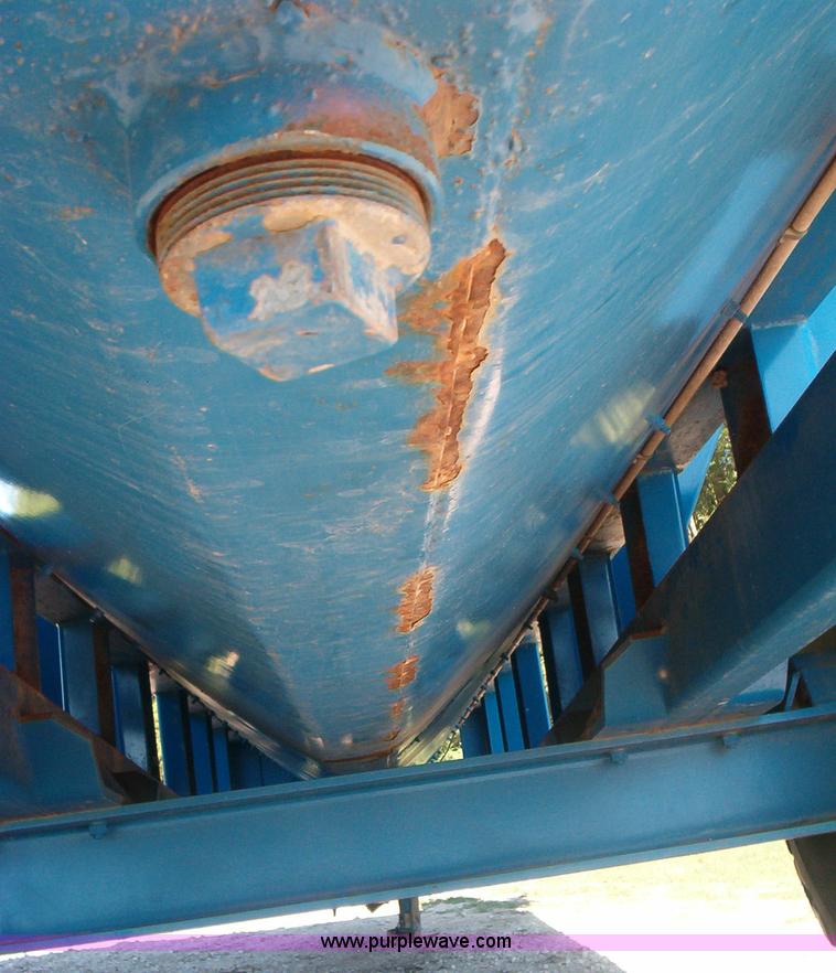 image for item 1910 Kinze 800 grain cart