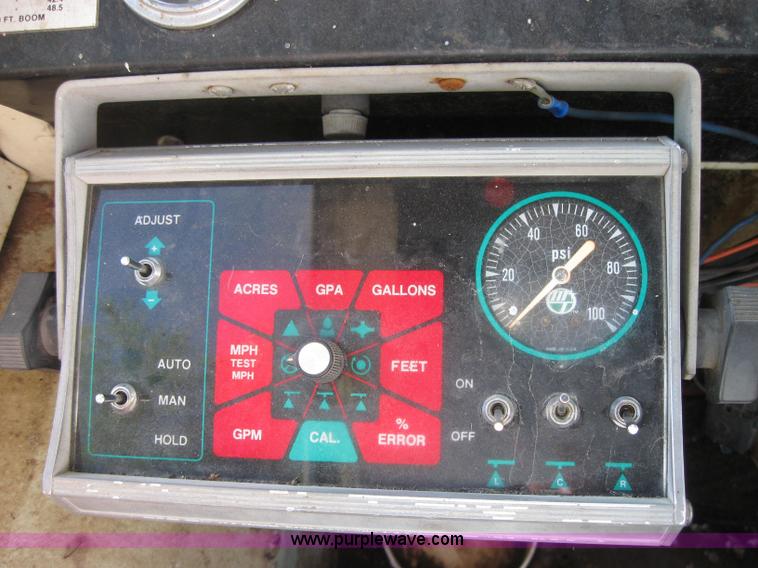 image for item 2227 1979 Hagie 647 self propelled sprayer with 60' boom