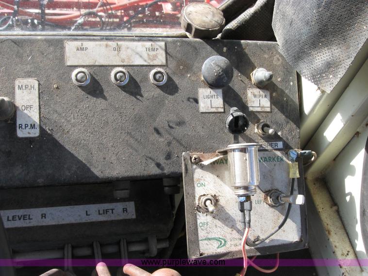 image for item 2227 1979 Hagie 647 self propelled sprayer with 60' boom