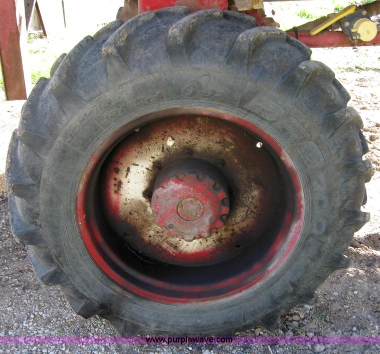 image for item 2227 1979 Hagie 647 self propelled sprayer with 60' boom