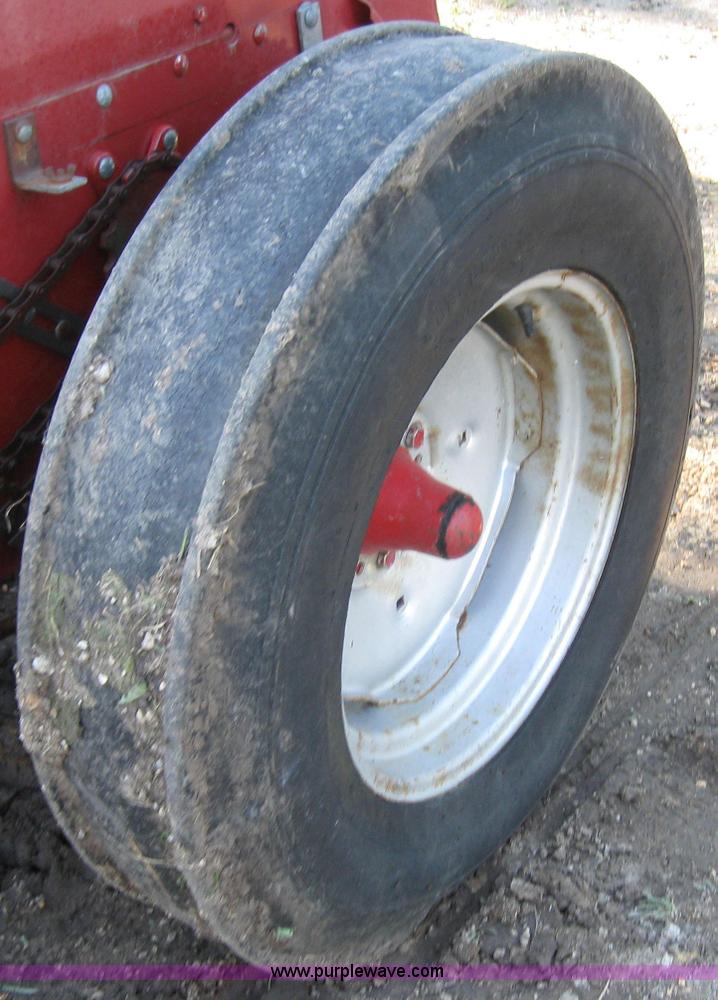 image for item 2228 Case IH 5100 double hitch grain drills