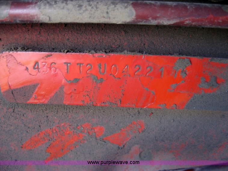 image for item 2229 1975 International 1586 tractor