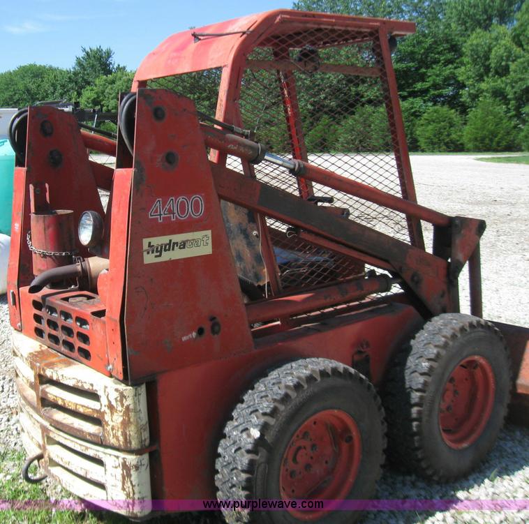 image for item 2238 Gehl 4400 hydracat skid steer