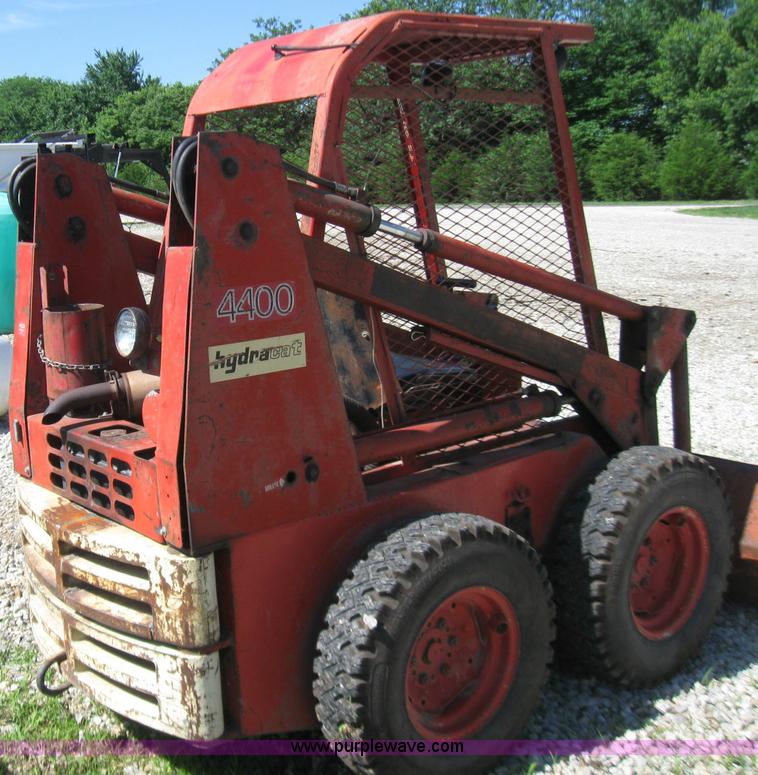 image for item 2238 Gehl 4400 hydracat skid steer