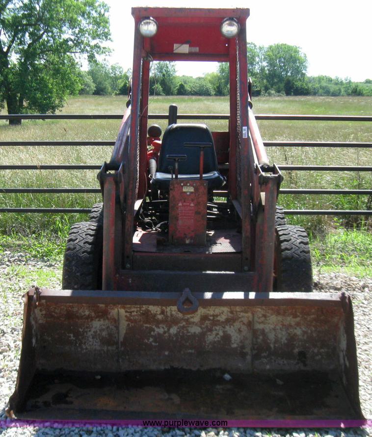 image for item 2238 Gehl 4400 hydracat skid steer