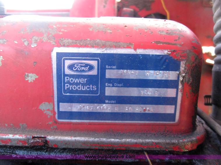 image for item 2238 Gehl 4400 hydracat skid steer