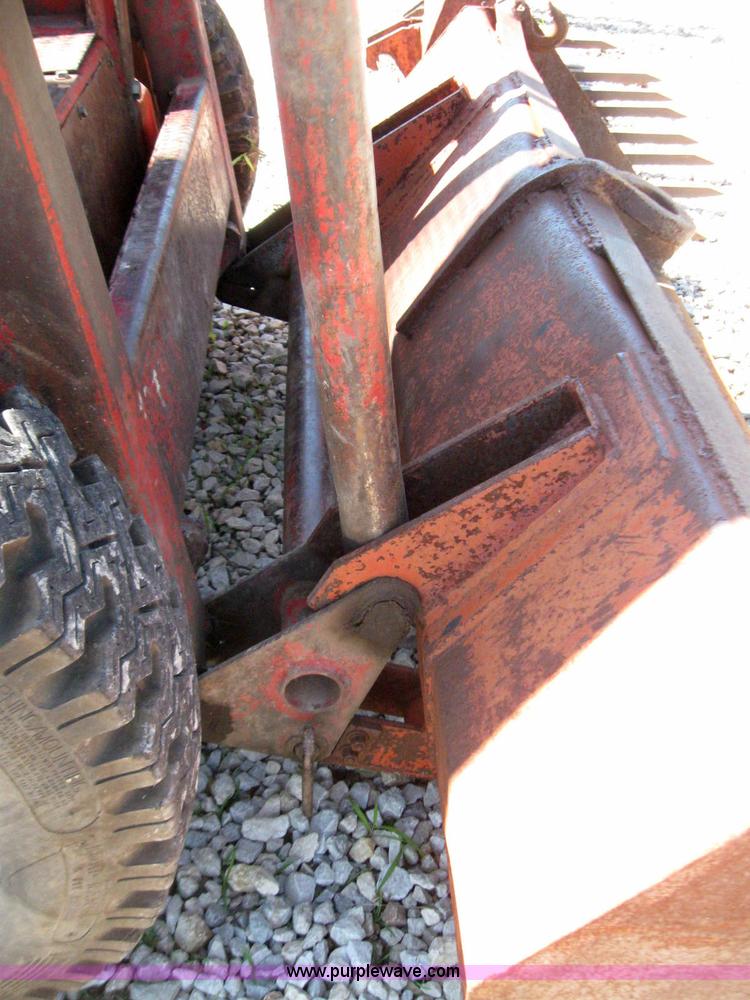 image for item 2238 Gehl 4400 hydracat skid steer