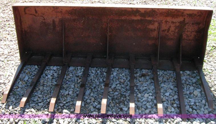 image for item 2238 Gehl 4400 hydracat skid steer