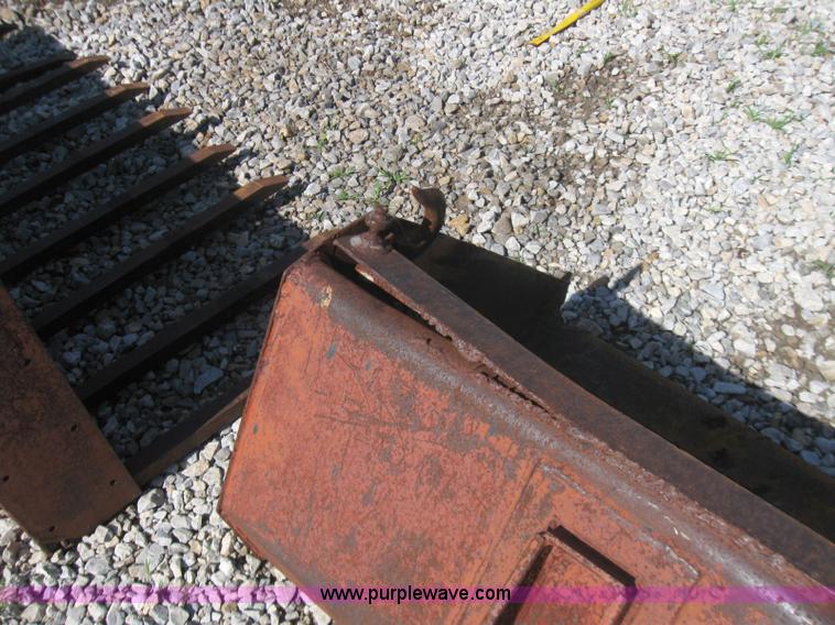 image for item 2238 Gehl 4400 hydracat skid steer