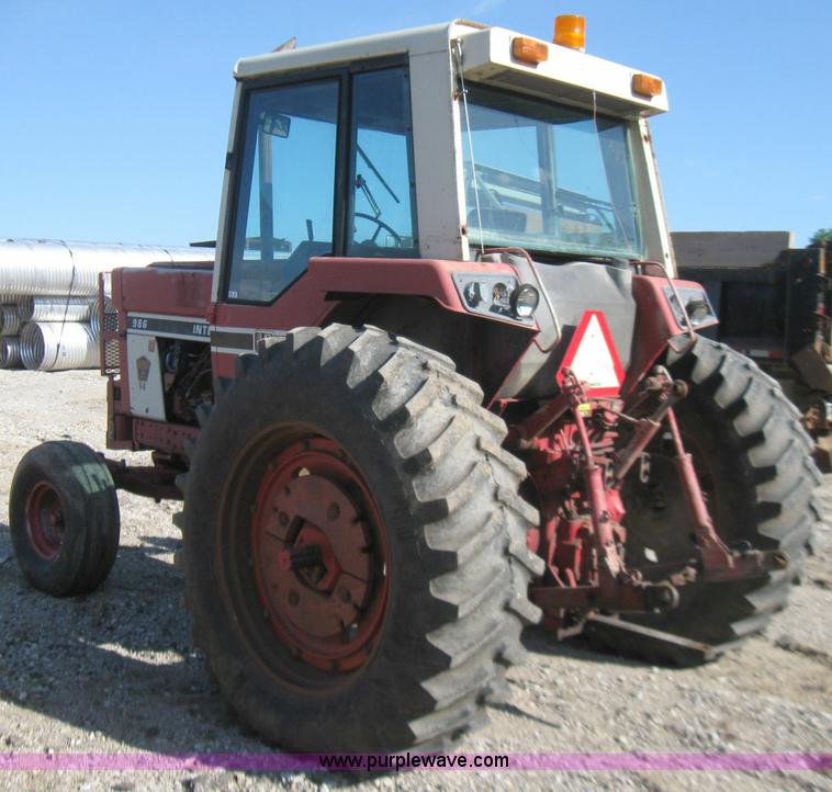 image for item 2270 1976 International 986 tractor