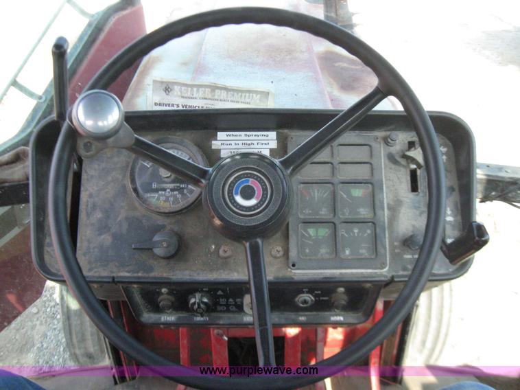 image for item 2270 1976 International 986 tractor