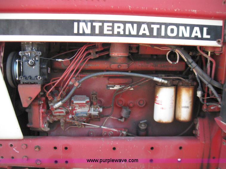 image for item 2270 1976 International 986 tractor