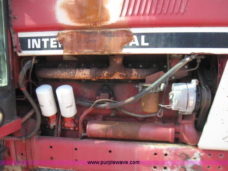 image for item 2270 1976 International 986 tractor