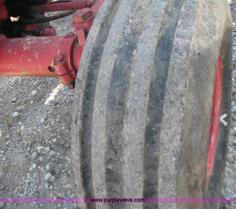 image for item 2270 1976 International 986 tractor