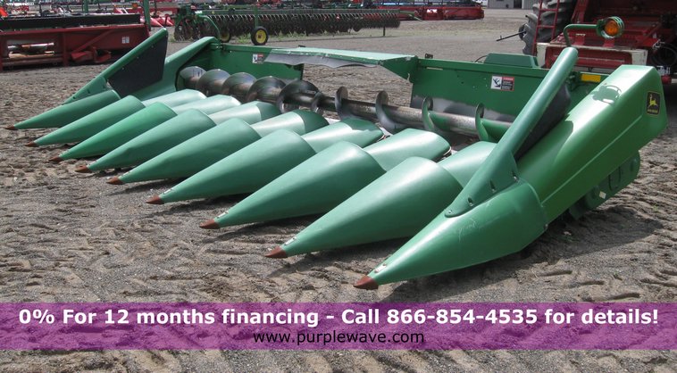 image for item 2277 1998 John Deere 893 corn head