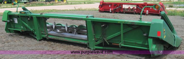 image for item 2277 1998 John Deere 893 corn head