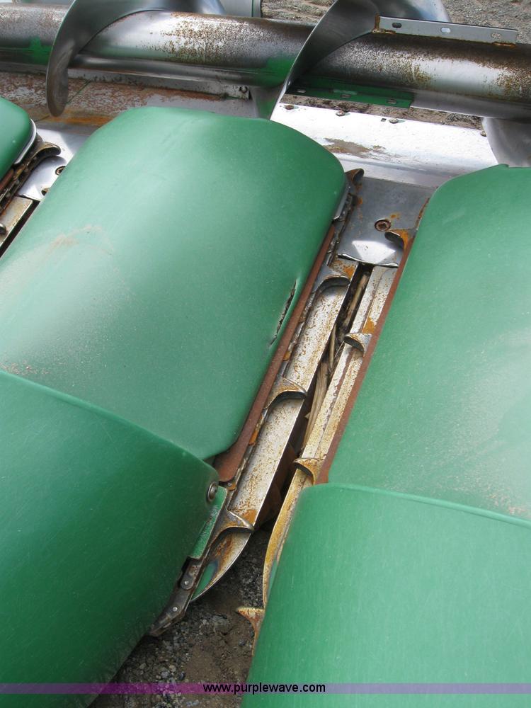 image for item 2277 1998 John Deere 893 corn head