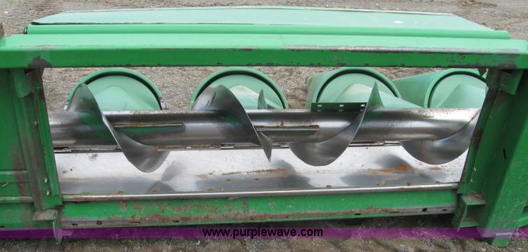 image for item 2277 1998 John Deere 893 corn head