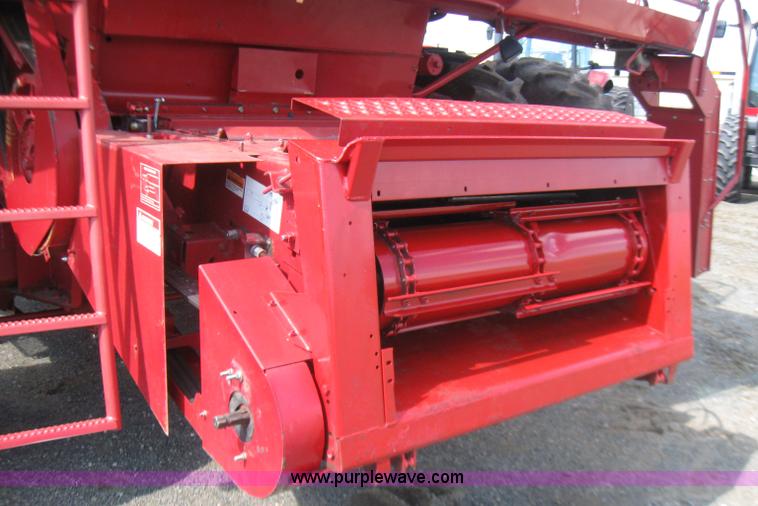 image for item 2279 1998 Case IH 2388 combine