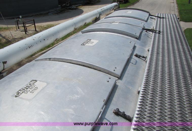 image for item 2282 1989 Ford LN8000F truck