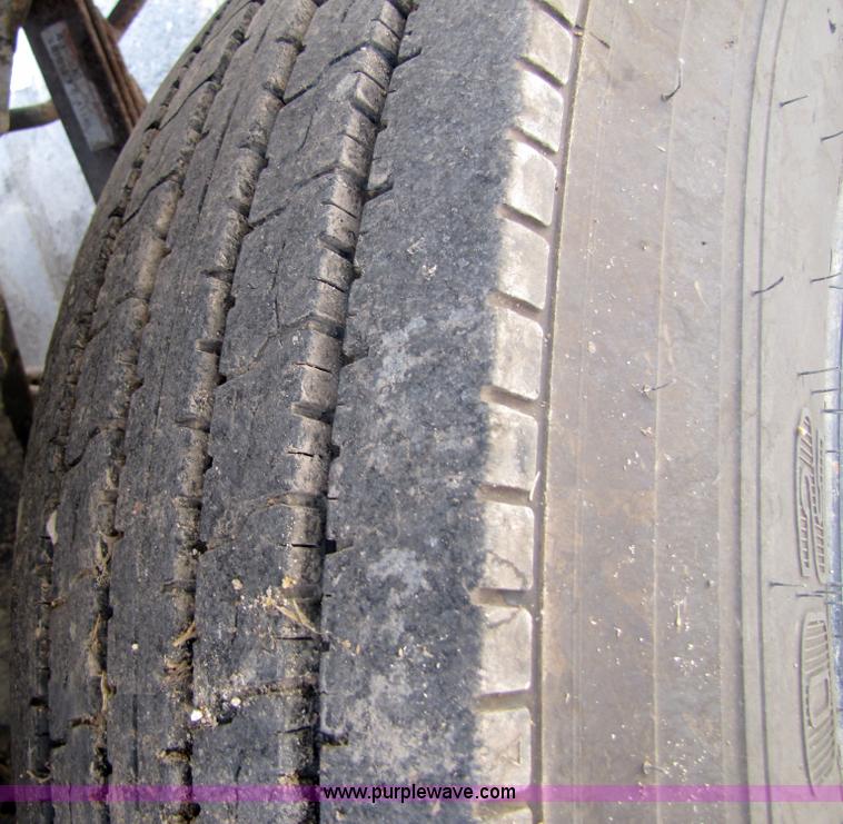 image for item 2282 1989 Ford LN8000F truck