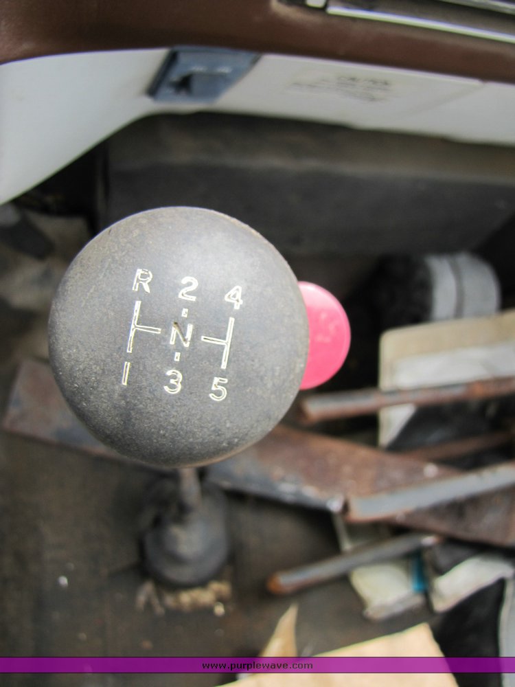 image for item 3333 1990 Chevrolet C-70 cab and chassis