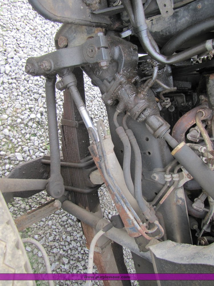 image for item 3333 1990 Chevrolet C-70 cab and chassis