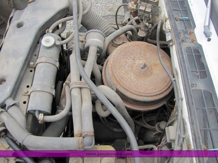 image for item 3333 1990 Chevrolet C-70 cab and chassis