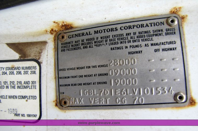 image for item 3333 1990 Chevrolet C-70 cab and chassis