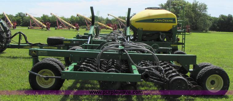 image for item 3511 2003 John Deere 1890 42 ft. air seeder