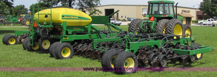 image for item 3511 2003 John Deere 1890 42 ft. air seeder