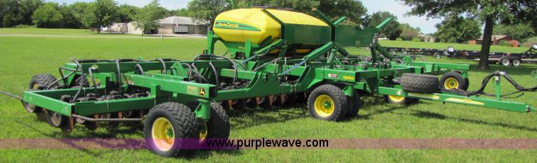image for item 3511 2003 John Deere 1890 42 ft. air seeder