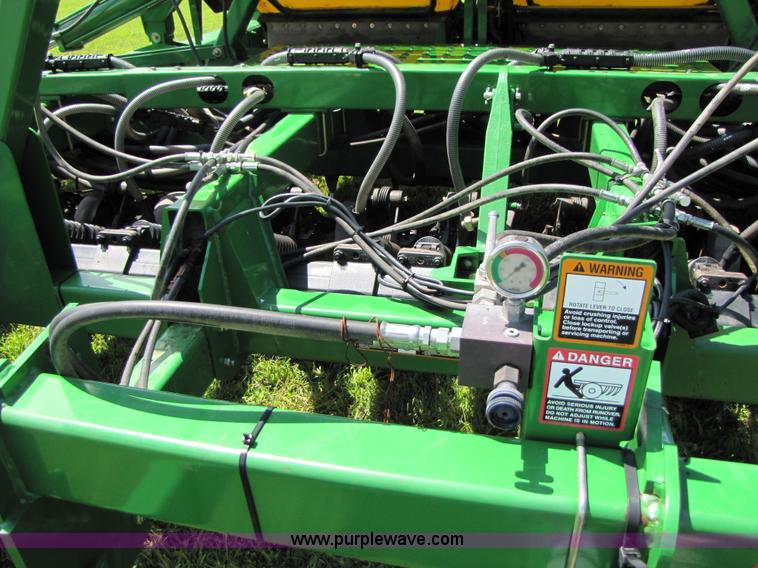 image for item 3511 2003 John Deere 1890 42 ft. air seeder